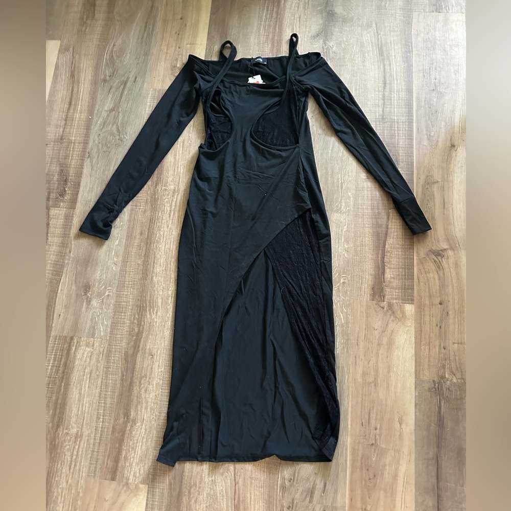 LACE SCOOP NECKLINE SLIT MAXI DRESS